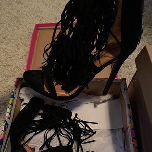 SuperCute Fringe Heels!!!
